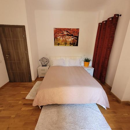 Anastasia Balcescu Apart 4 Self Check In Code From 2Pm Kitchen And Bedroom บูคาเรสต์ ภายนอก รูปภาพ