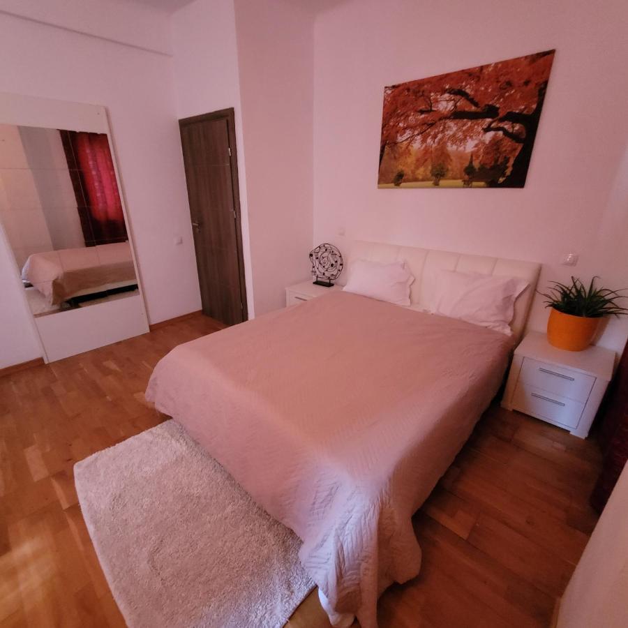 Anastasia Balcescu Apart 4 Self Check In Code From 2Pm Kitchen And Bedroom บูคาเรสต์ ภายนอก รูปภาพ
