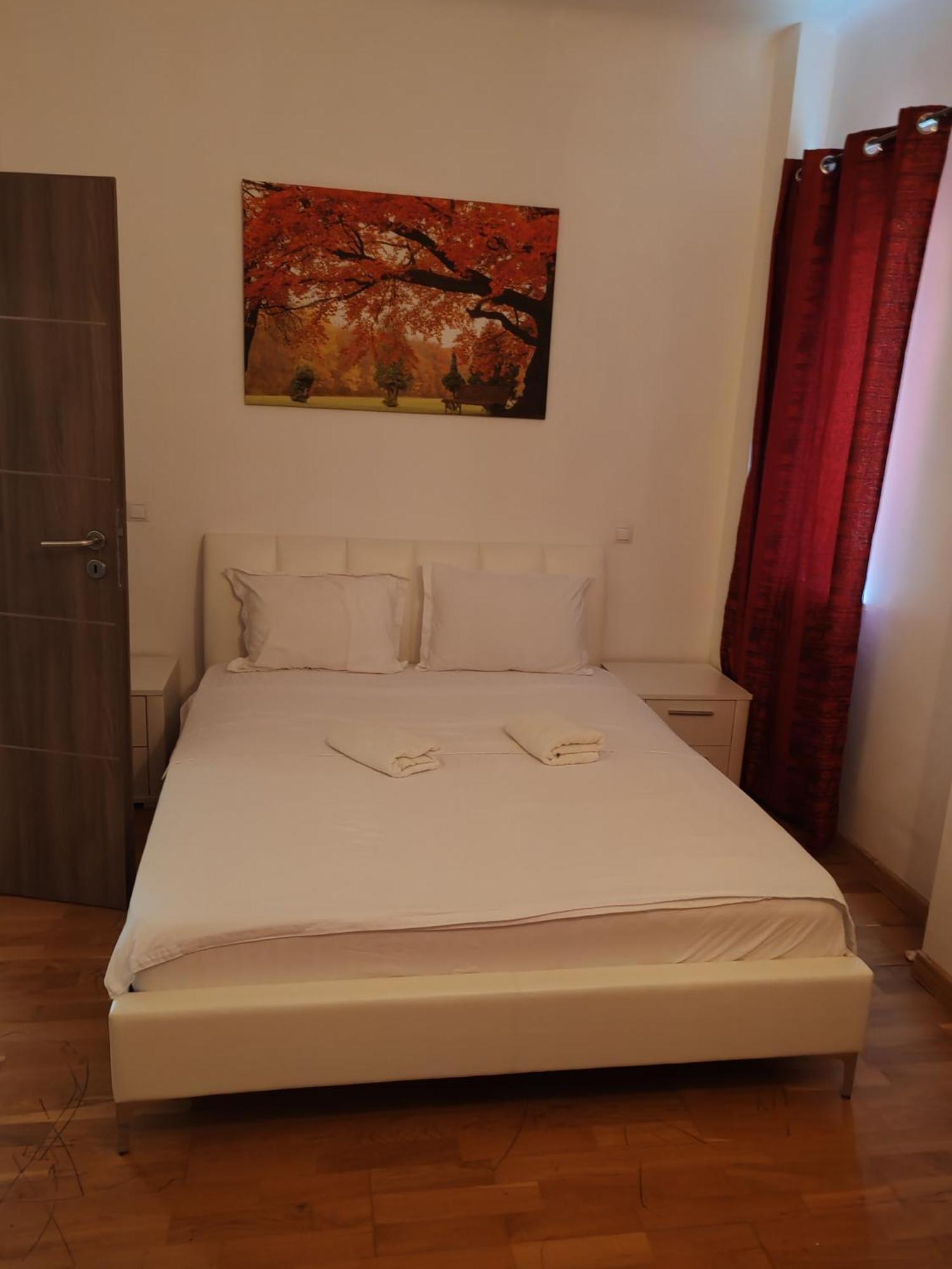 Anastasia Balcescu Apart 4 Self Check In Code From 2Pm Kitchen And Bedroom บูคาเรสต์ ภายนอก รูปภาพ