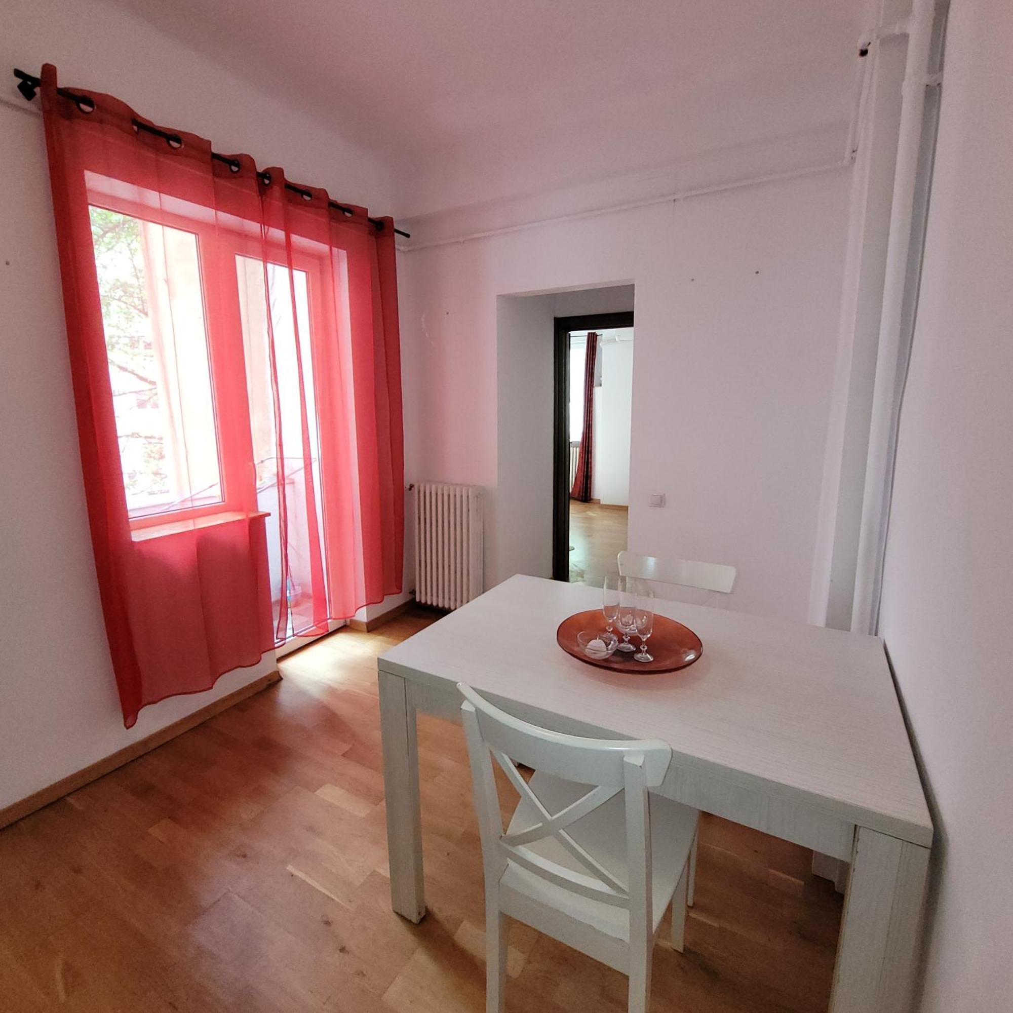 Anastasia Balcescu Apart 4 Self Check In Code From 2Pm Kitchen And Bedroom บูคาเรสต์ ภายนอก รูปภาพ